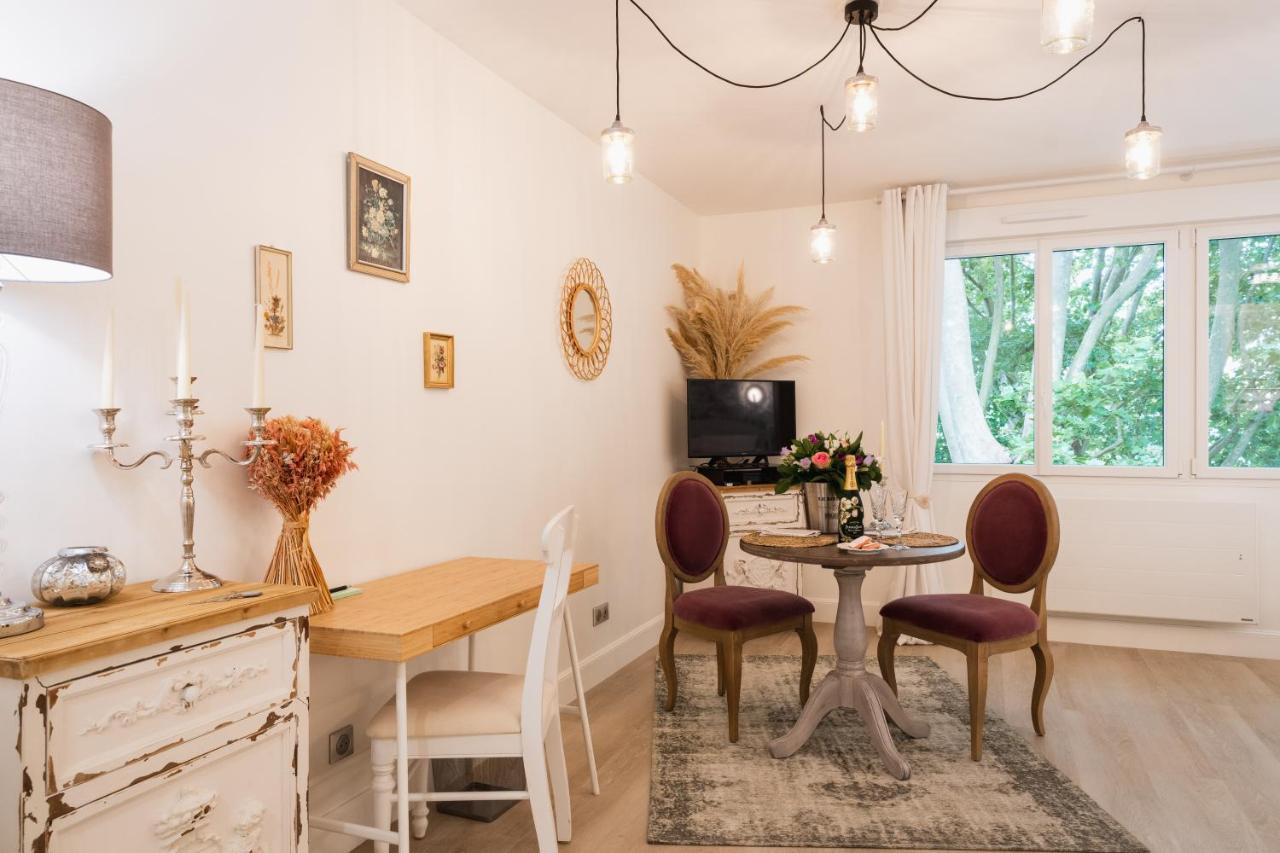 The French Boudoir Apartamento Épernay Exterior foto